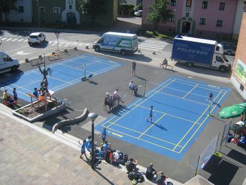 Badminton na prostem