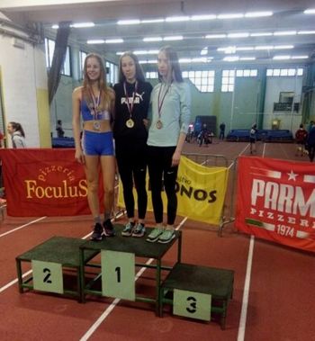 Zlata in bronasti medalji za sestri Navodnik