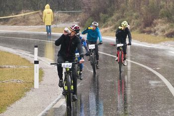 ZAPORE CEST ZARADI PRIREDITVE 10. KRAS KROS MTB