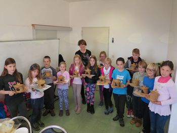 PTIČJA KRMILNICA IZ GLINE