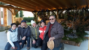 Jaslice pri cerkvi na Dobrovi