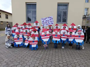 Pust nas je znova povezal Pust nas je znova povezal