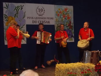 JUBILEJNI KONCERT PEVK LJUDSKIH PESMI DU CERŠAK