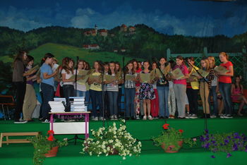 OTROŠKI DIRENDAJ skozi fotografije