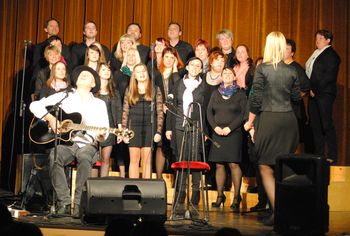 JAVŠNIK IN KRESLIN OGRELA KULTURNI DOM