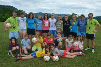 Prvi poletni nogometni tabor za dekleta v Lokavcu Prvi poletni nogometni tabor za dekleta v Lokavcu