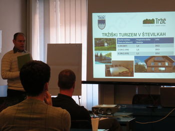 KAM GRE TRŽIŠKI TURIZEM?