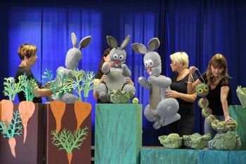 Lutkovna predstava Veliki in Mali zajec