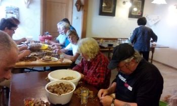 Delovna akcija društva Talon na kmetiji Hilde Goršek