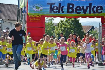 Letos tudi po trikrat okoli Bevk