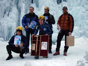 Blejski ledni plezalci uspešni na 3. Humarjevem memorialu v soteski Mlačca