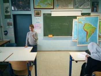 Učenec v vlogi voditelja