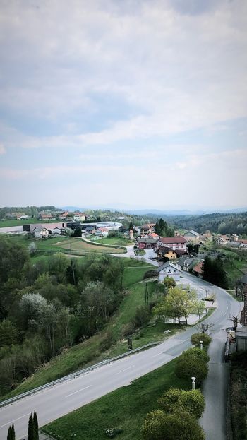 KDAJ PRVI PLOČNIK V KS ČATEŽ?