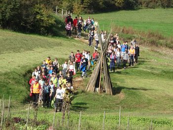 Medgeneracijski pohod DU Veliki Gaber in učencev OŠ veliki Gaber