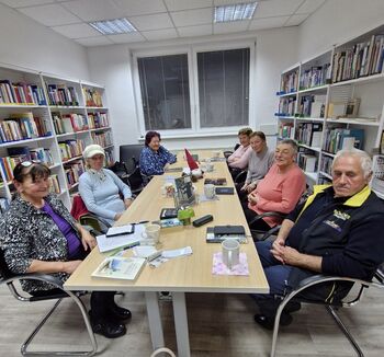 Bralni klub "Zgodbe med vrsticami" v DU v Velikem Gabru Bralni klub "Zgodbe med vrsticami" v DU v Velikem Gabru