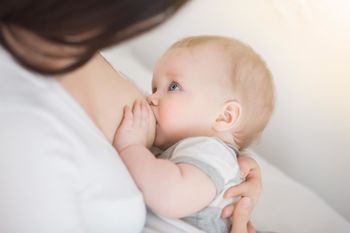 Kako porod vpliva na dojenje