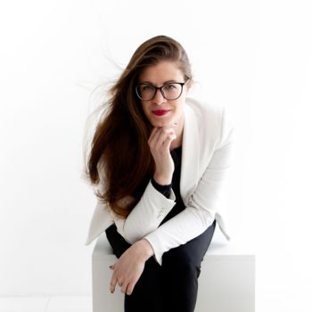 S tapkanjem nad neprijetna čustva