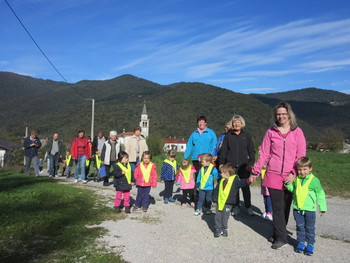 Simbioza giba 2016 v občini Kanal ob Soči, medgeneracijski pohod v Desklah