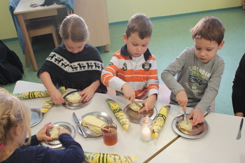 Tradicionalni slovenski zajtrk v Vrtcu Danijelov Levček in Vrtcu Mavrica Vojnik