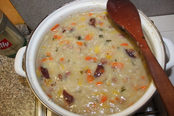 Ječmen je žito, ješprenj je oluščen ječmen ali ječmenova kaša. Kaj je ričet?