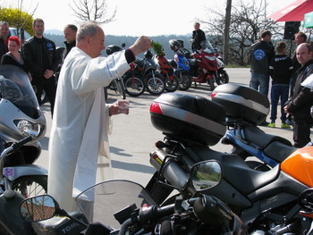 Prvo srečanje in blagoslov motociklov v Razgorju Prvo srečanje in blagoslov motociklov v Razgorju