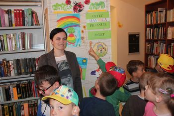 Odprtje razstave »Skupaj po poti mavrice« v torek, 16. 5. 2017, v Knjižnici Vojnik