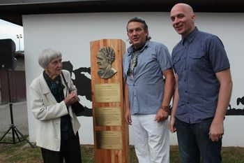 Ne spreglejte: spomenik Doroteji Hauser v Vojniku