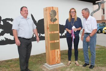 Nove poslikave, odprtje razstave, spomenika in protokolarna darila Nove poslikave, odprtje razstave, spomenika in protokolarna darila