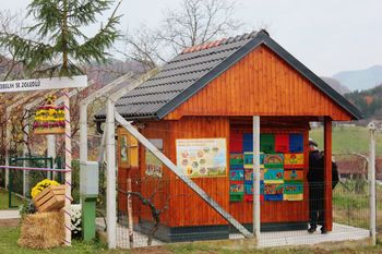 Učni čebelnjak v Šmartnem v Rožni dolini
