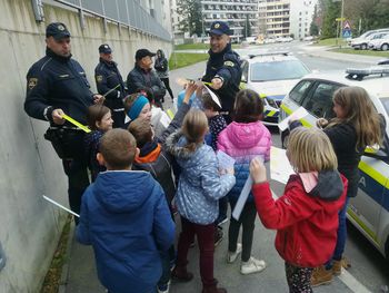 Otroci pozivajo voznike k treznosti