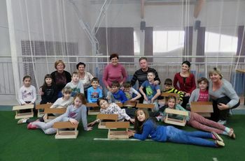 Medgeneracijsko druženje v Novi Cerkvi: izdelovanje krmilnic