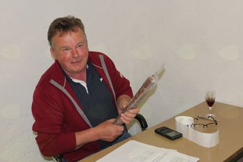 V Vinogradniško-vinarskem društvu so zbirali vzorce vin in salam