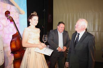 Vinograd obdelovati, Slovenec mora znati, kdor delal prav ne bo, naj pije pa vodo!