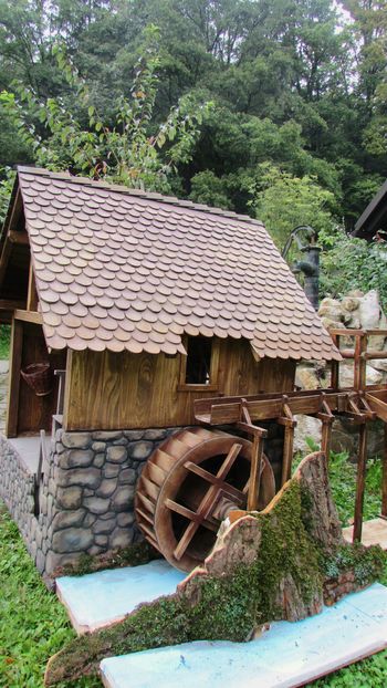 Odkrivanje kulturne dediščine v ogledalu preteklosti 