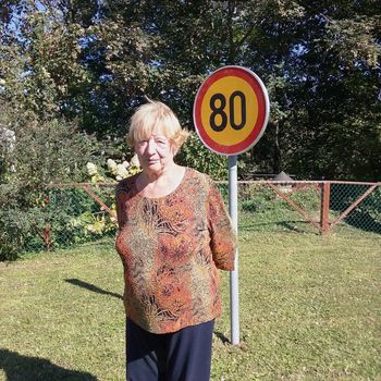 Njenih 80 let