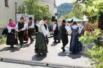 Povabilo: Folklora na vasi v Novi Cerkvi Povabilo: Folklora na vasi v Novi Cerkvi