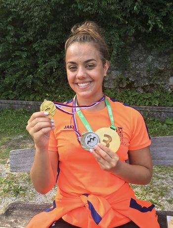 Aktualna državna prvakinja v plavanju na 1500 m