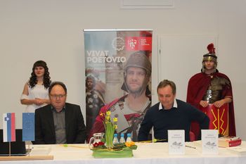 Fotogalerija: Pogovor s pisateljem Brankom Cestnikom