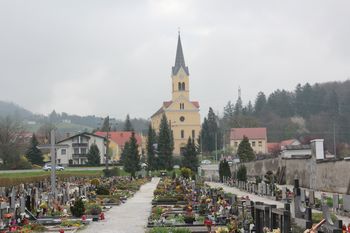 So mogoči obiski groba v drugi občini, kako lahko prehajam v drugo občino?