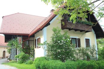 Pridelano in izdelano z ljubeznijo in podarjeno z ljubeznijo – naj bodo letos darila kupljena od naših domačih lokalnih ponudnikov 