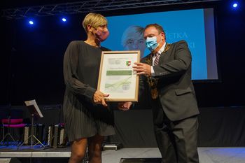 Uspešno povezovanje knjižnice z lokalnim okoljem