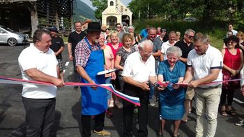 Foto utrinki iz odprtja ceste v Bezenškovem Bukovju