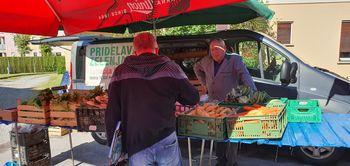 Vojniška tržnica uspela