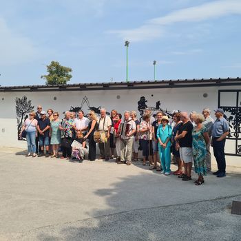 Dopolnjena Galerija na prostem s poslikavami Doroteje Hauser