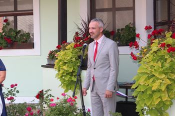 Janez Cigler Kralj, minister za delo, družino, socialne zadeve in enake možnosti obiskal Novo Cerkev in Vojnik