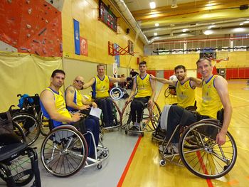 Začela se je košarkarska liga na vozičkih