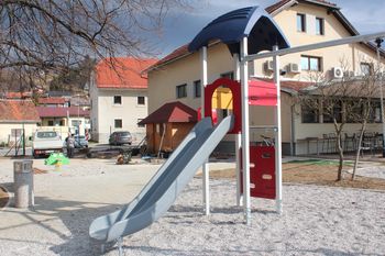 OTROŠKO IGRIŠČE PRI SOKOLSKEM DOMU OTROŠKO IGRIŠČE PRI SOKOLSKEM DOMU