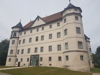 Vzeli so jim edino, kar so imeli! Življenje.