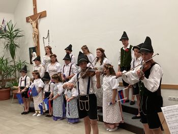 Koncert Mendoških škrjančkov čustveno napolnil srca poslušalcev