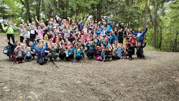 Družinski pohod do Kamšaka in prikaz jadralnega padalstva 